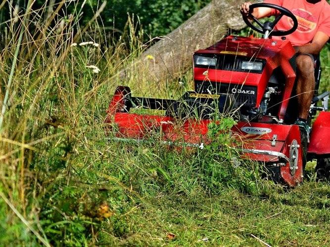 Traktorek Dakr Panter FD-5 z kosiarką bijakową MC 100